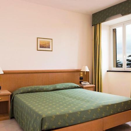 Hotel Riviera Arenzano Esterno foto