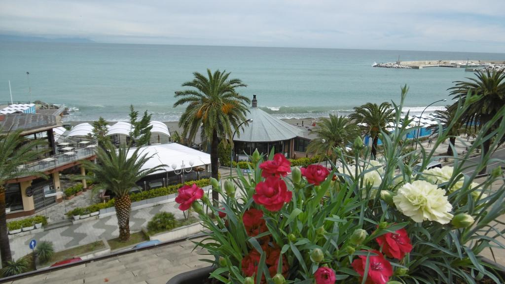Hotel Riviera Arenzano Esterno foto
