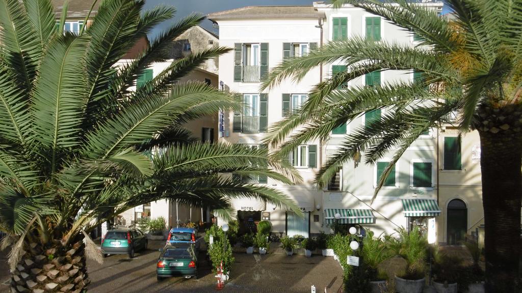 Hotel Riviera Arenzano Esterno foto