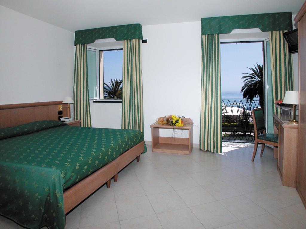 Hotel Riviera Arenzano Camera foto