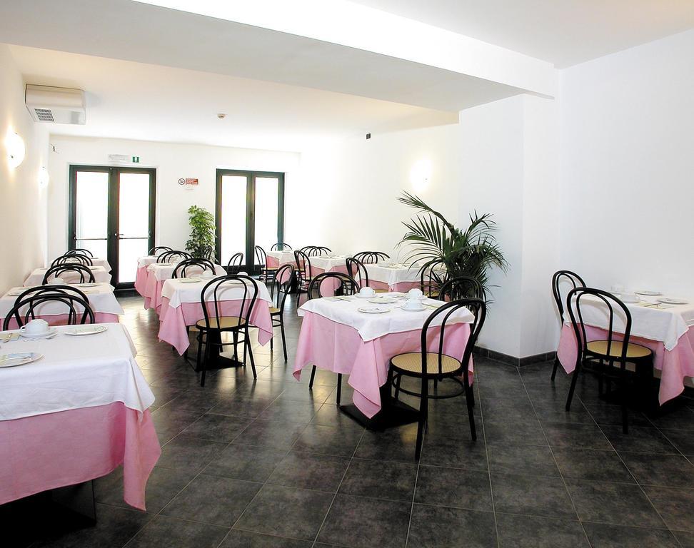 Hotel Riviera Arenzano Esterno foto